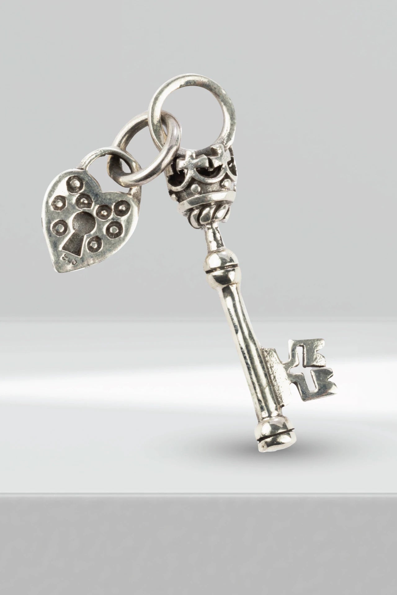 Cleo Lock & Key: Silver Pendant for her – Parman