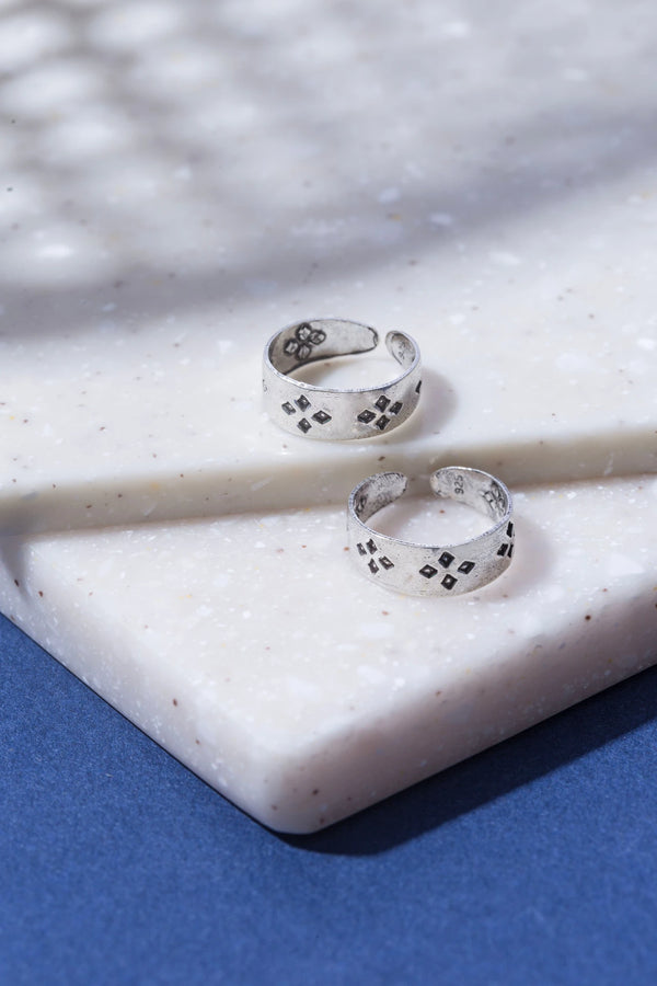 Diamond Essence Silver Toe Ring
