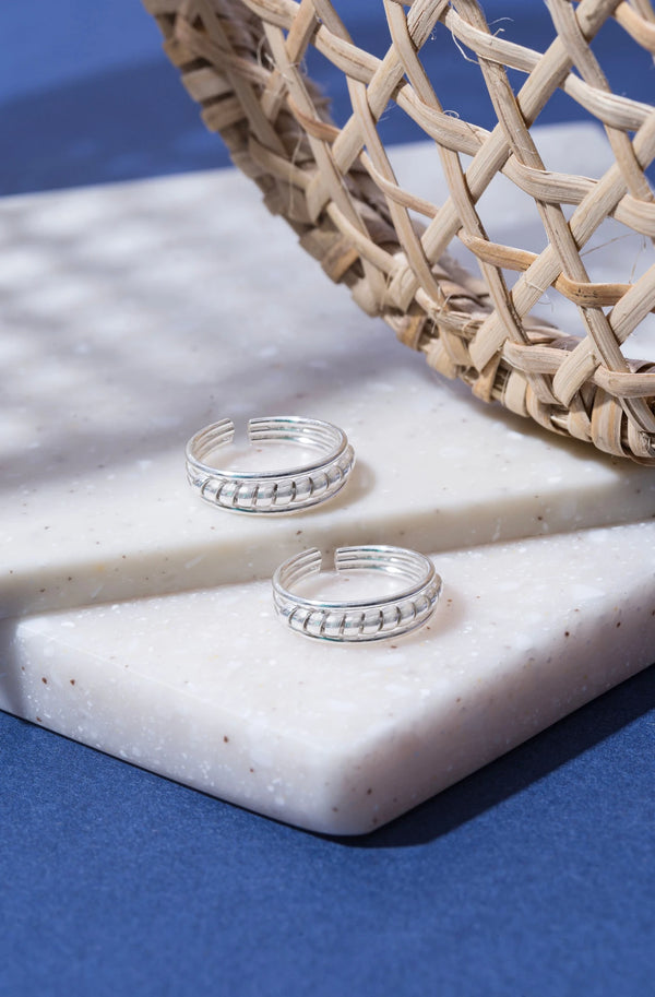 Eternal Wrap Silver Toe Ring