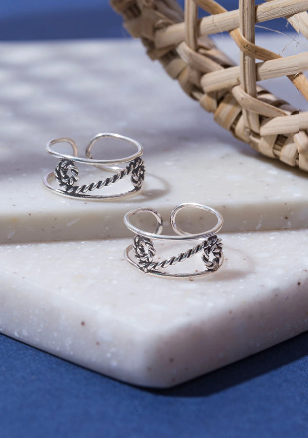 Breezy Charm Silver Toe Ring
